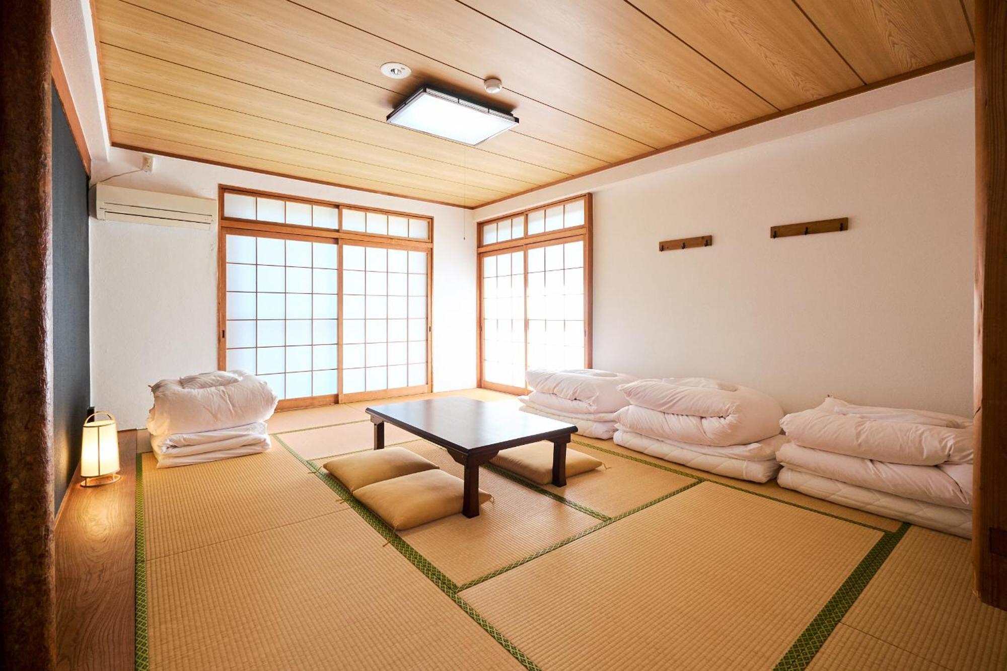 J-Hoppers Lake Biwa Guesthouse Ōtsu Zimmer foto