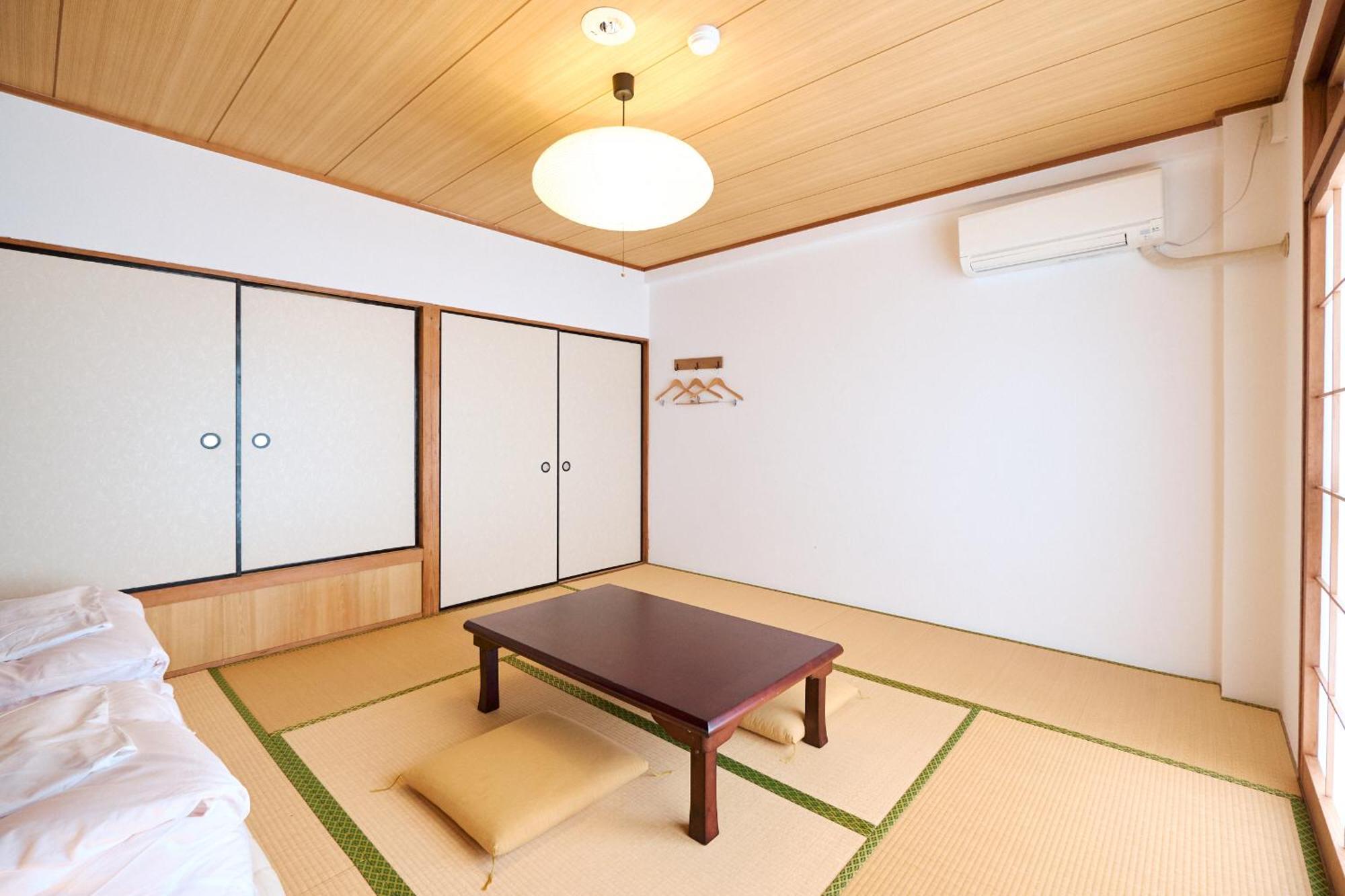 J-Hoppers Lake Biwa Guesthouse Ōtsu Zimmer foto